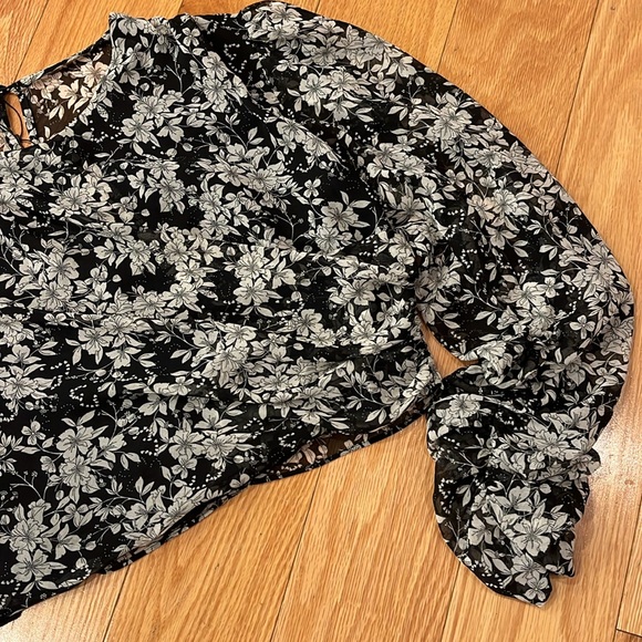 Zara Cropped sheer side gathered blouse - Picture 3 of 10